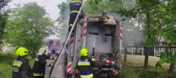 20230605 Szekszárd, Sárvíz utca - szemétszállító tűzeset