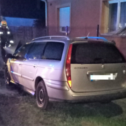 Gépkocsi gyulladt ki Nagydorogon
