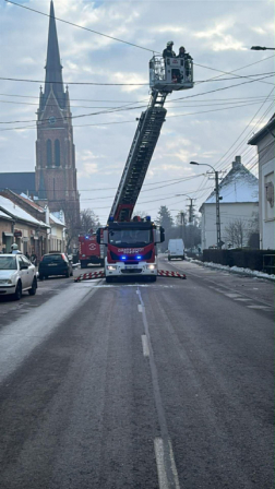 Bátaszék - iskola hóeltávolítás