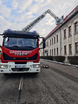 Bátaszék - iskola hóeltávolítás