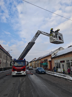 Bátaszék - iskola hóeltávolítás