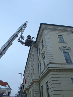 Szekszárd - jégcsapok és hó eltávolítása magasból