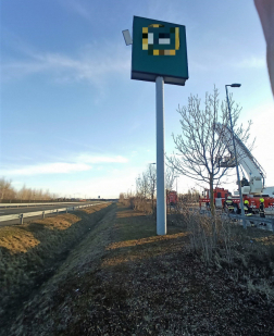 Paks M6 - benzinkút reklámtotem