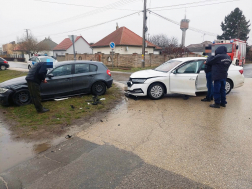 Tolna - közúti baleset