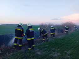 Szabadtéri tűzeset Gerjen külterületén