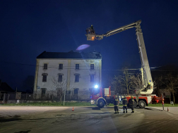 Tolna-Mözs - malom épületének teteje