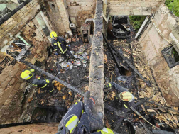 Tolnán egy melléképületben csaptak fel a lángok