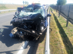 M6 autópálya - kamion autó ütközött