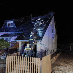 Pörböly - családi ház tetőszerkezete égett