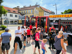  	Megteltek a tűzoltólaktanyák gyermeknapon