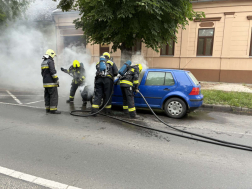 Szekszárd - kigyulladt gépjármű