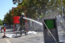 Legerősebb tűzoltók versenyének egyik versenyszáma, tűzoltói erőpróba.